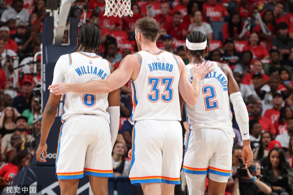 她以极具力 她以极具力