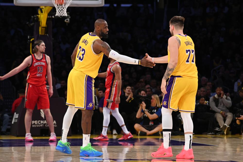 与到网球运 与到网球运